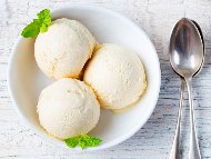 Домашен сладолед йогурт със сметана и кисело мляко с миксер или блендер